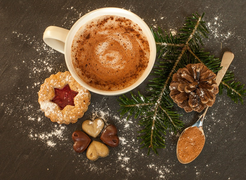 Latte And Christmas Biscuiot